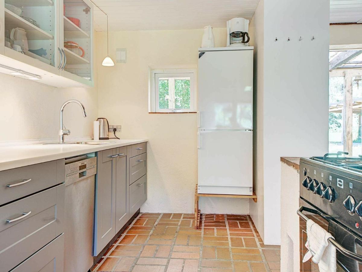6 Person Holiday Home In AÅkirkeby Zimmer foto