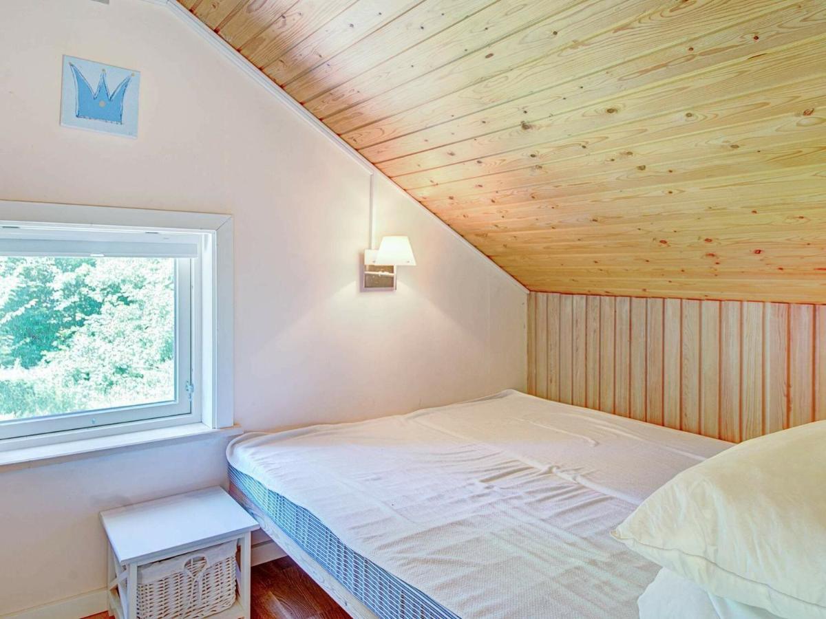 6 Person Holiday Home In AÅkirkeby Zimmer foto
