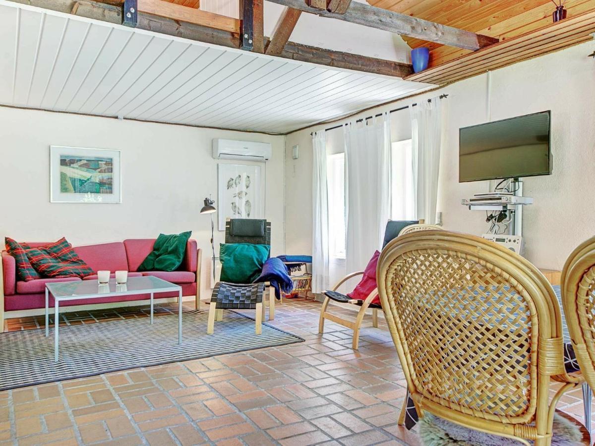 6 Person Holiday Home In AÅkirkeby Zimmer foto